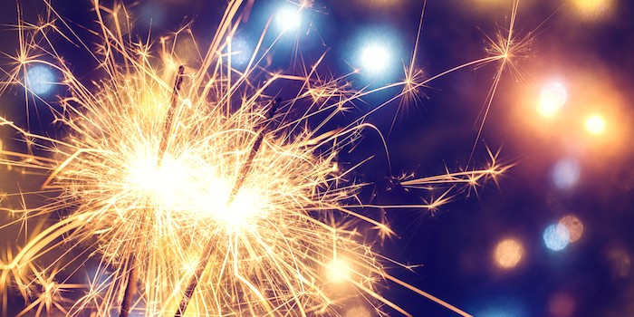 New-Years-Eve-Sparkler-Featured-Image